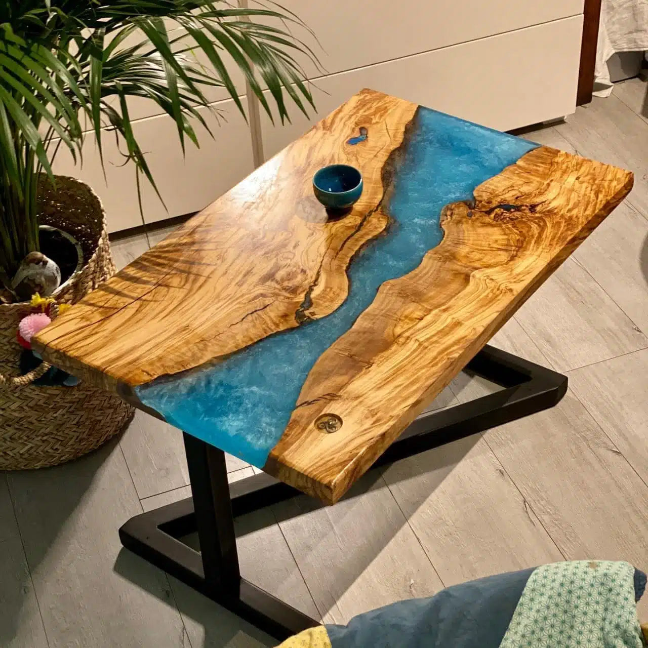 Epoksidinė derva EPOXY PREMIUM padengimui iki 7.5 cm