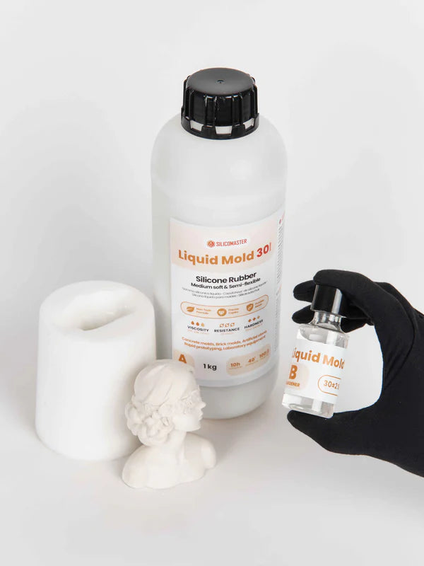 Liquid Mold 30 tai medžiaga, skirta tvirtoms ir ilgaamžėms formoms gaminti.